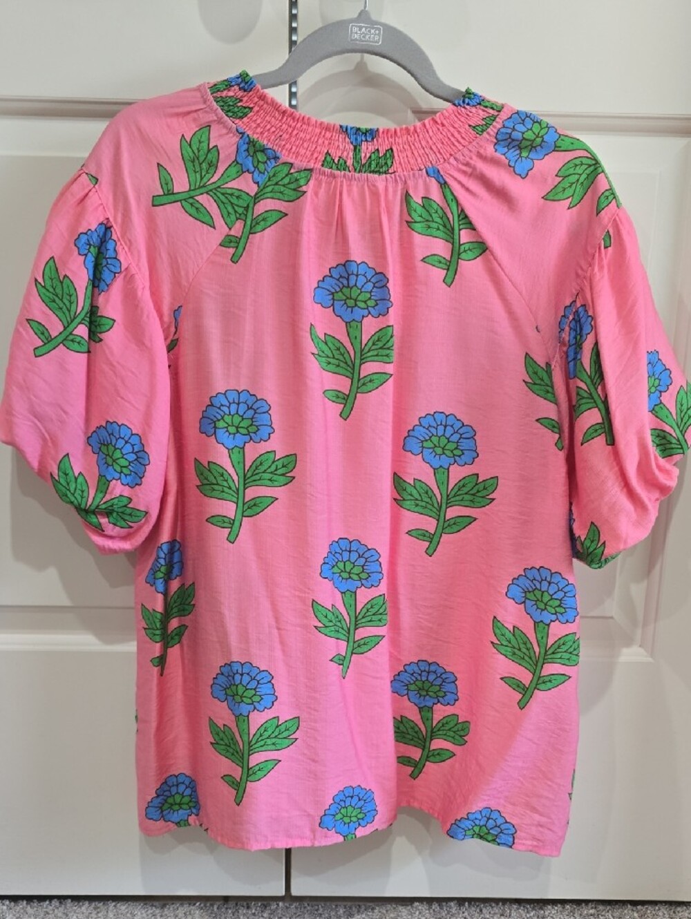 Umgee Pink Floral Smocked V-Neck Short Sleeve Blouse - Picture 3 of 9
